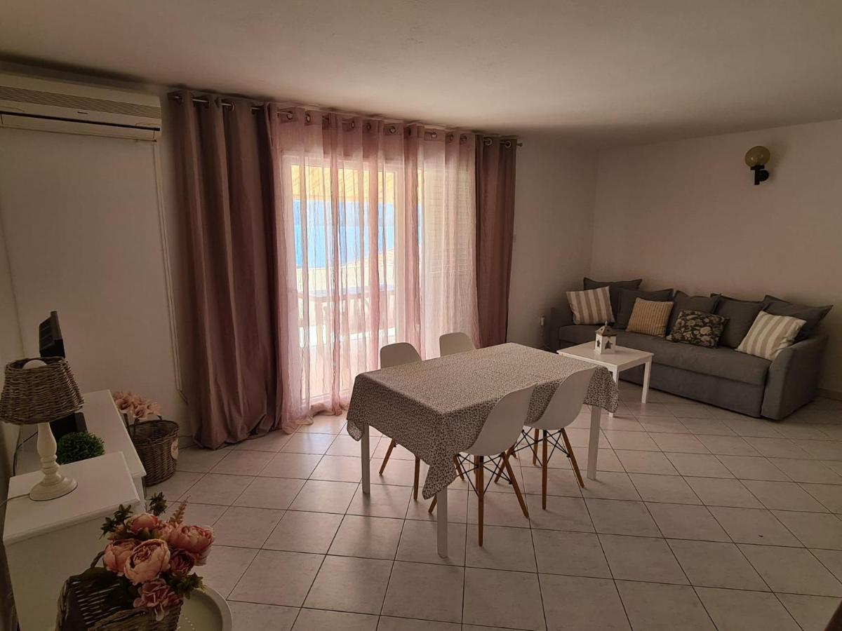 Apartmani More Комарна Екстериор снимка