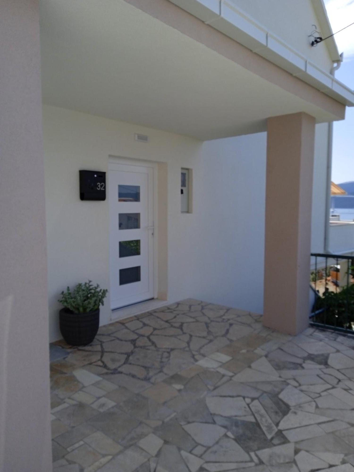 Apartmani More Комарна Екстериор снимка