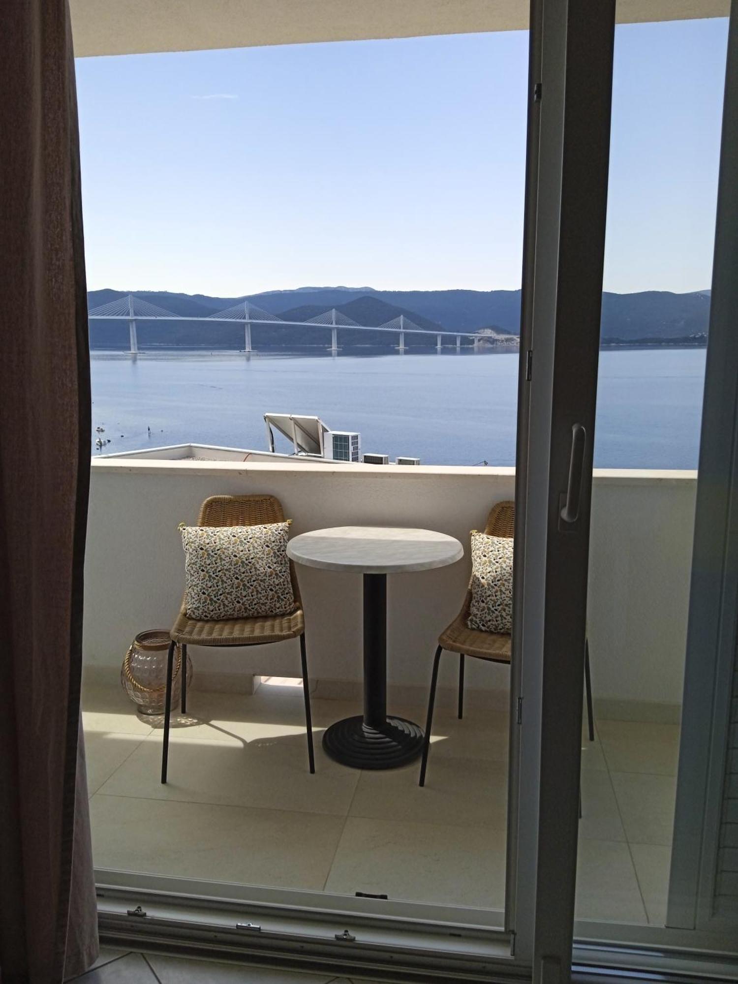 Apartmani More Комарна Екстериор снимка