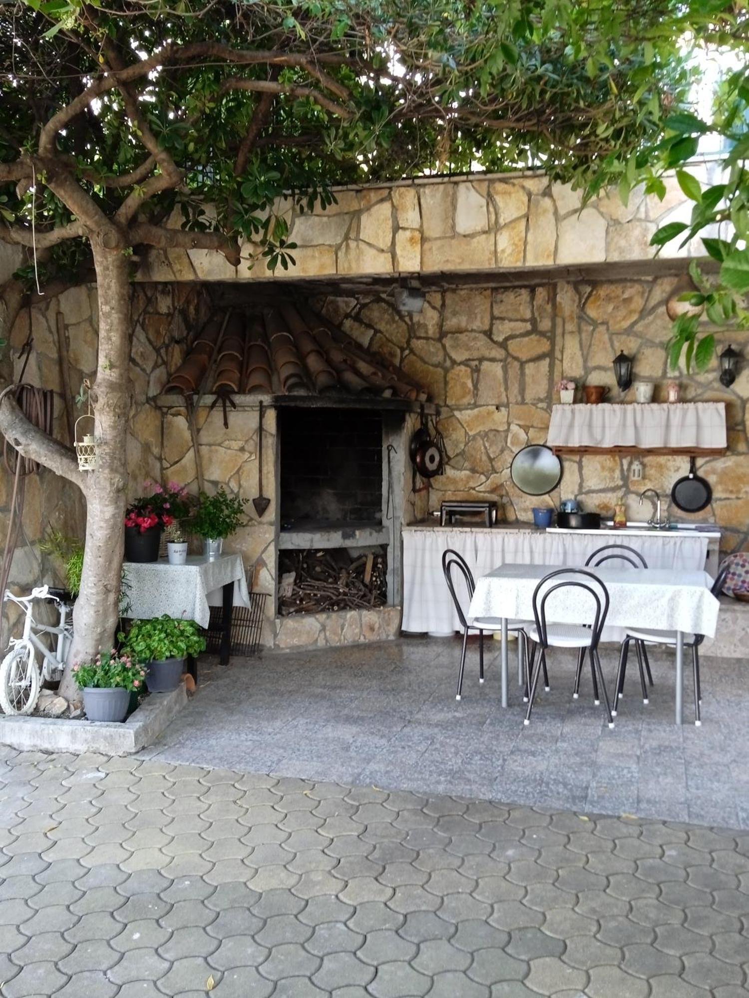 Apartmani More Комарна Екстериор снимка