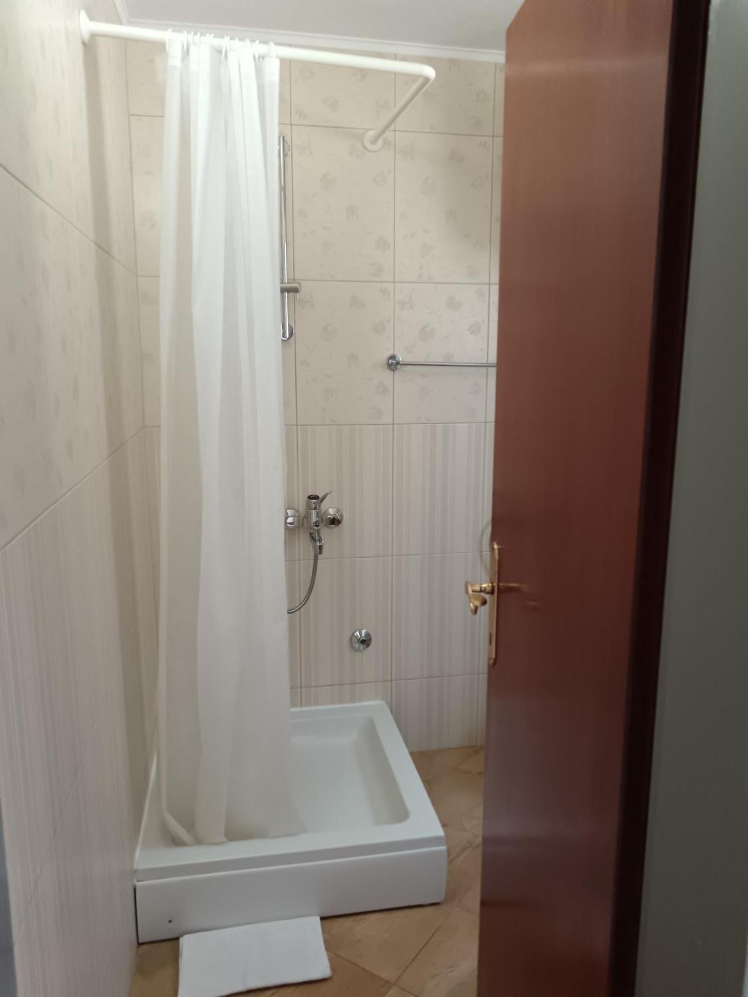 Apartmani More Комарна Екстериор снимка